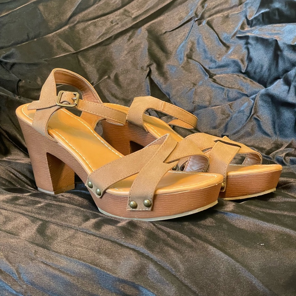 Faux wood clogs